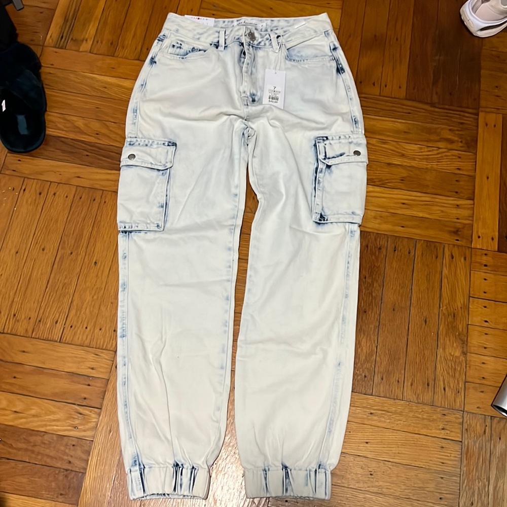 High Rise Jogger NEW SIZE 7